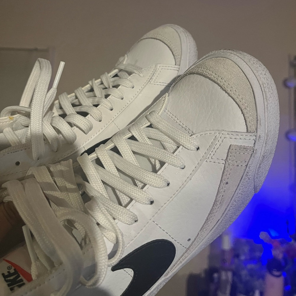 Nike kids blazers size 5Y in black and white :)